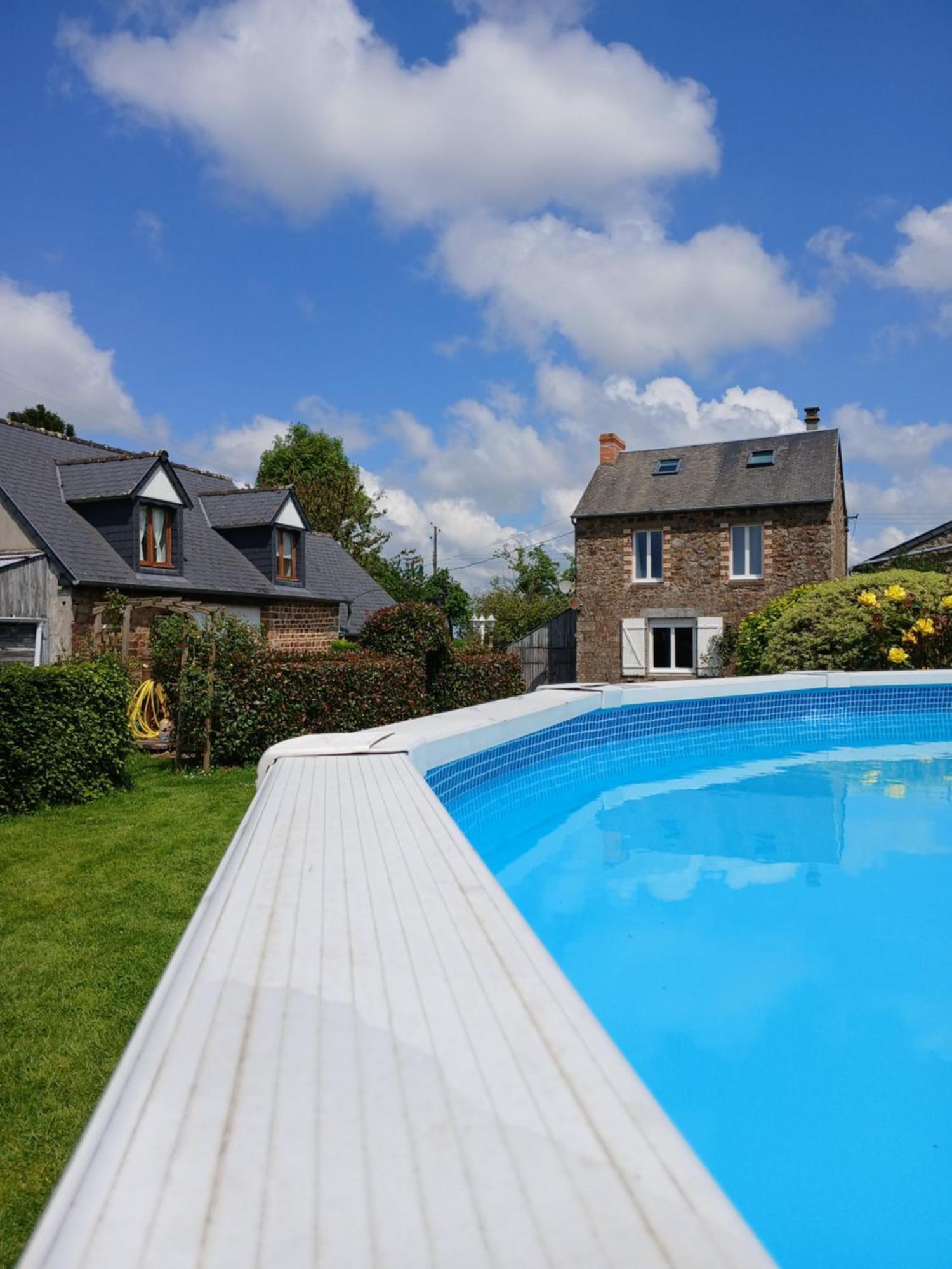Le Jardin B&B Isigny-le-Buat Exteriér fotografie