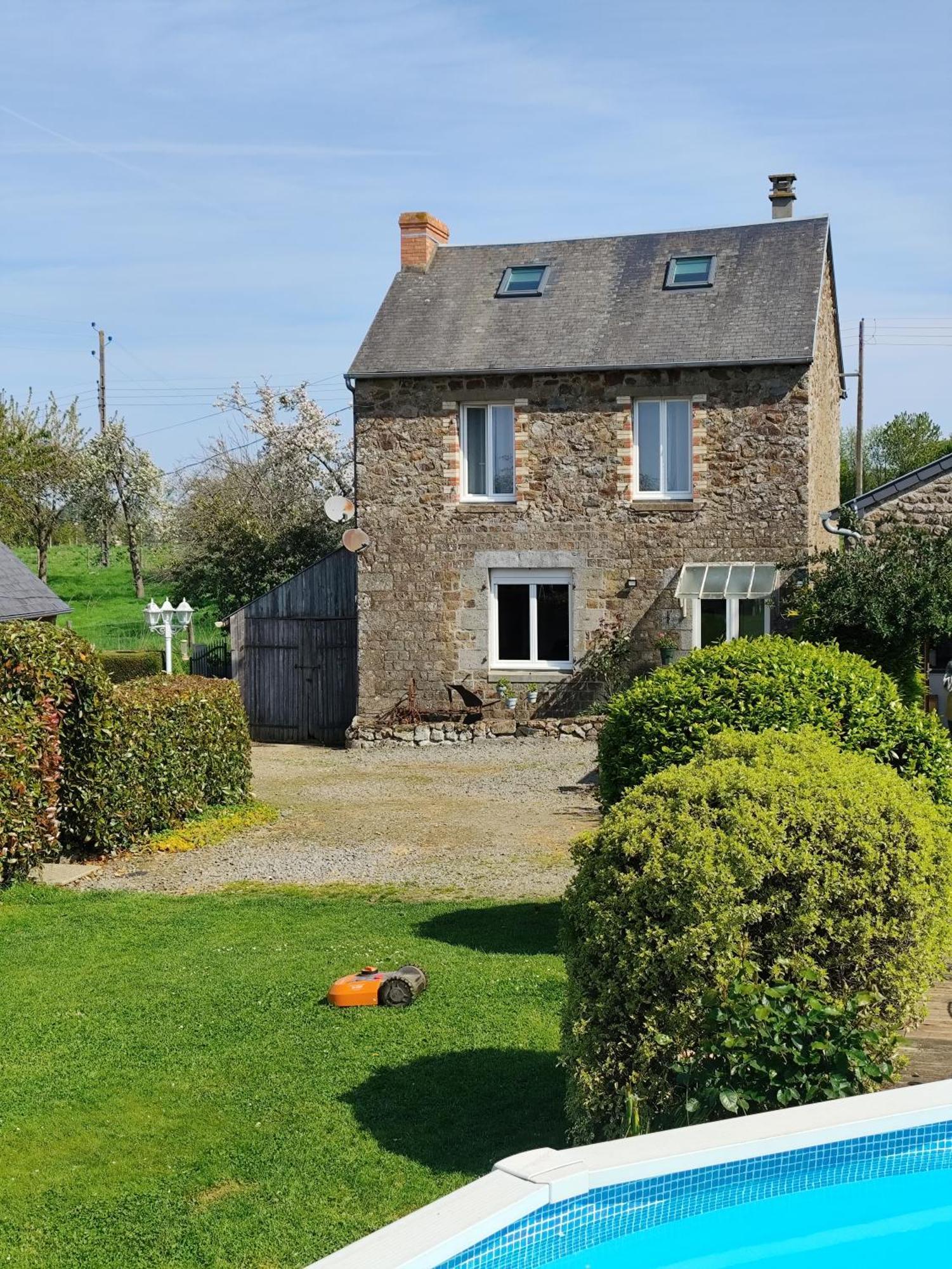 Le Jardin B&B Isigny-le-Buat Exteriér fotografie