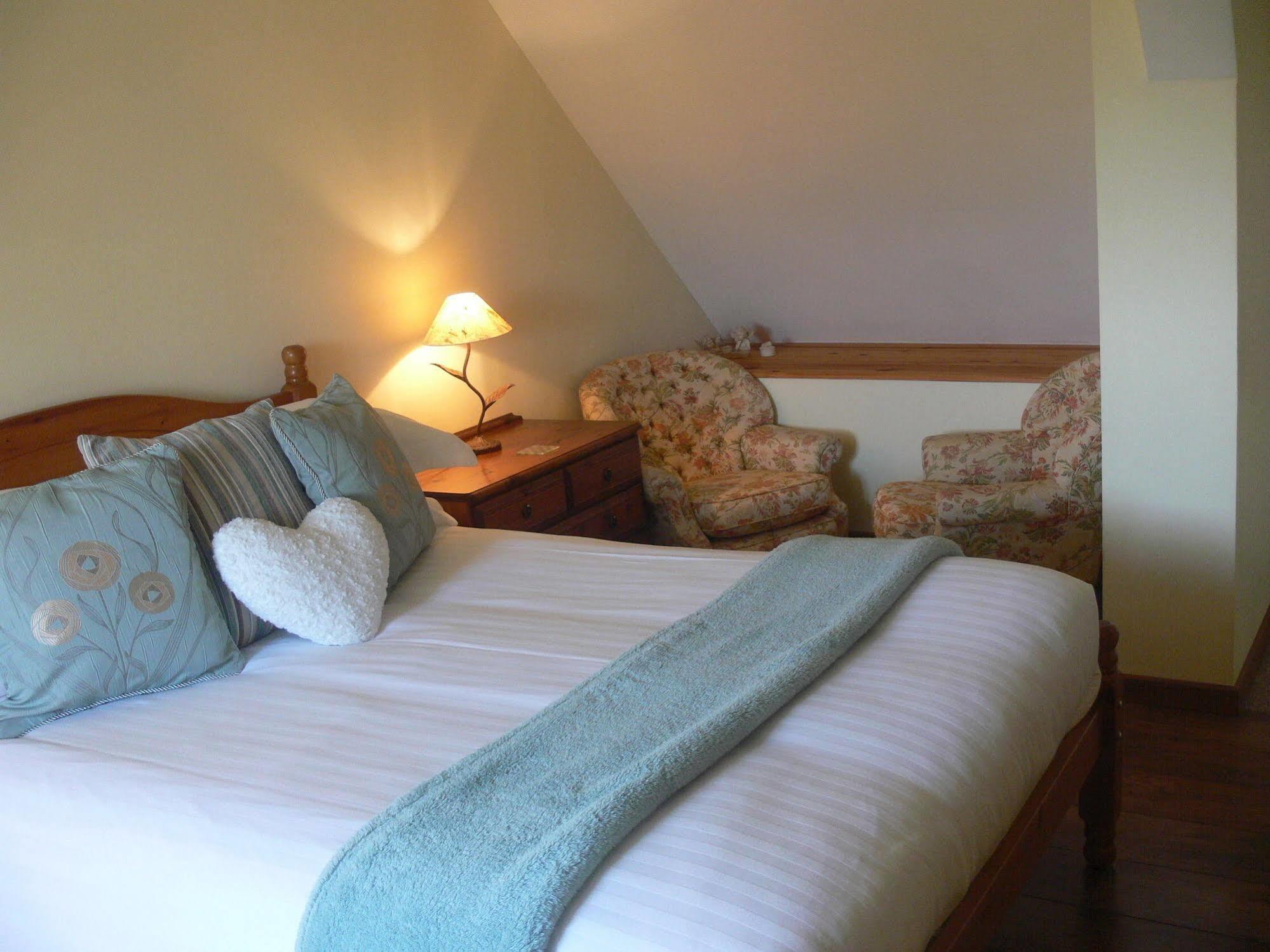 Le Jardin B&B Isigny-le-Buat Exteriér fotografie